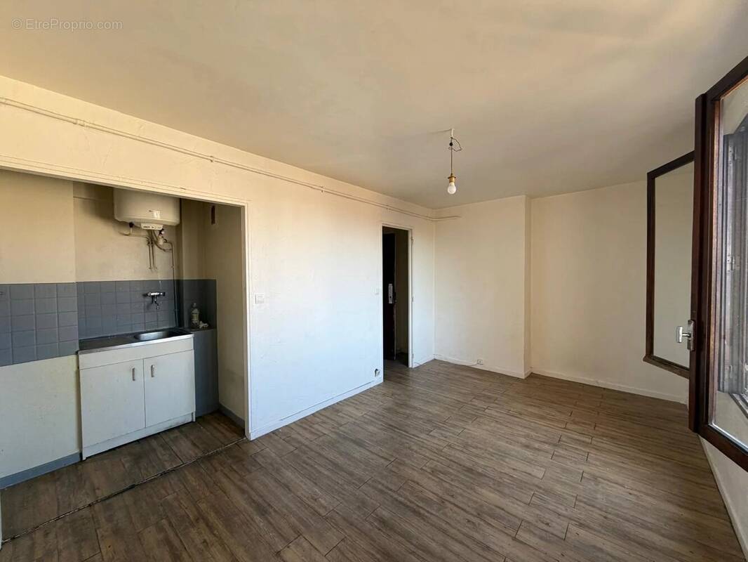 Appartement à MARSEILLE-1E