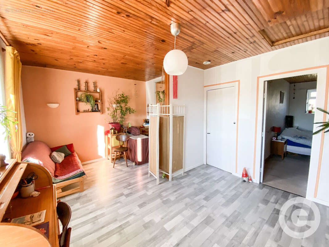 Maison à LA ROCHE-EN-BRENIL