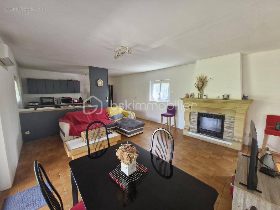 Maison à LES EGLISOTTES-ET-CHALAURES