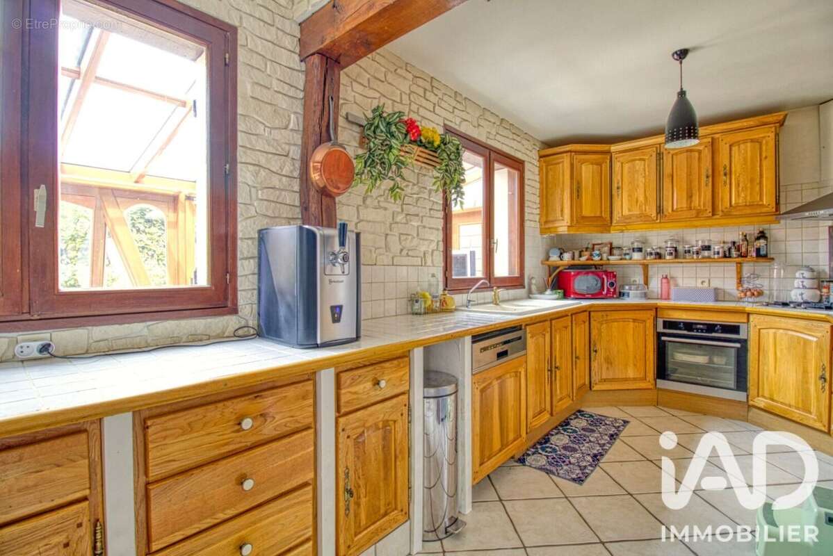 Maison 140 m² à Chessy  - photo 8
