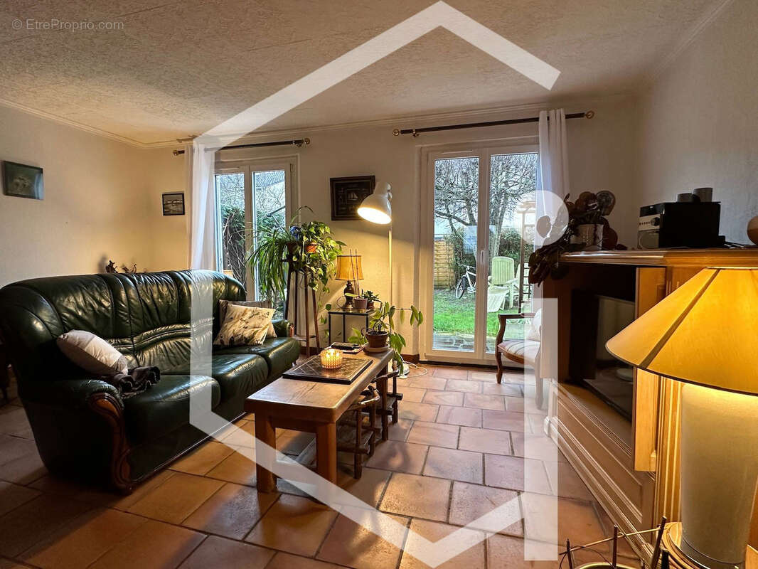 Maison à MAGNY-LES-HAMEAUX