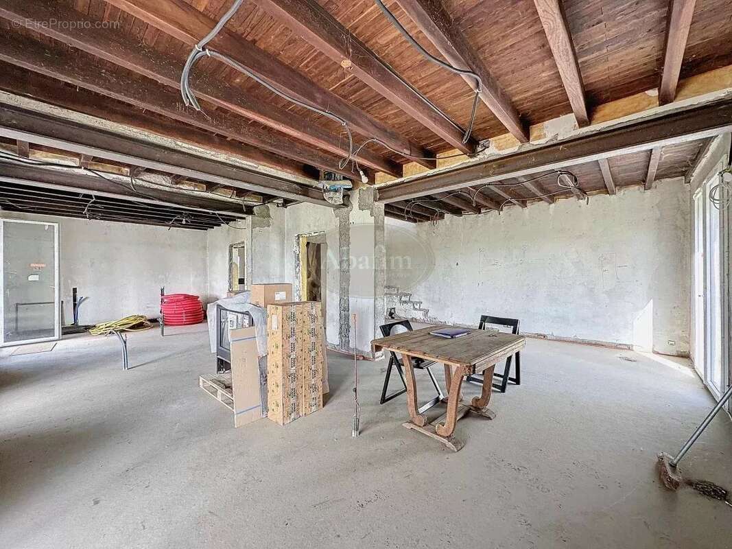 Maison à VILLENEUVE-LECUSSAN