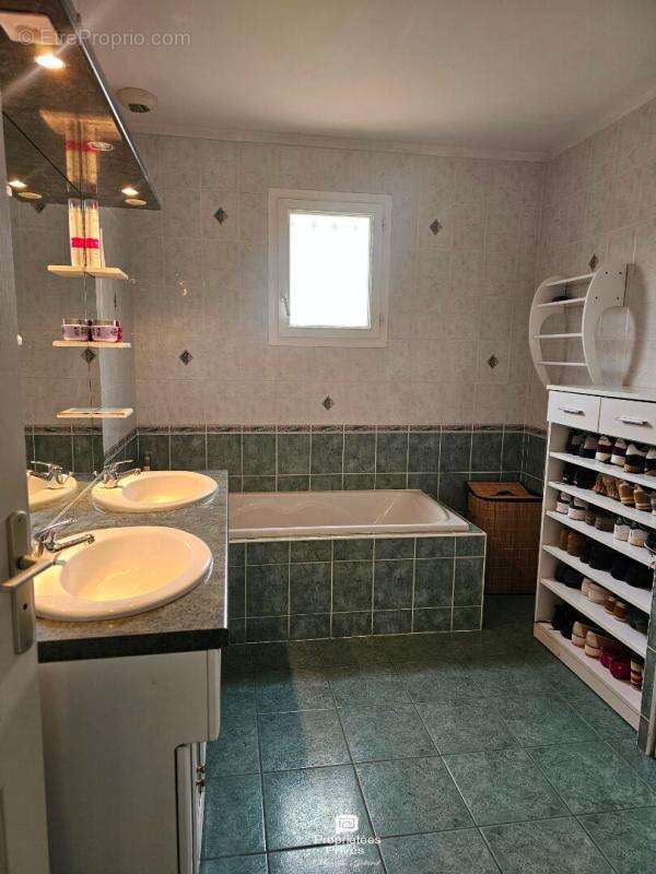 Maison à SAINT-CLAR-DE-RIVIERE