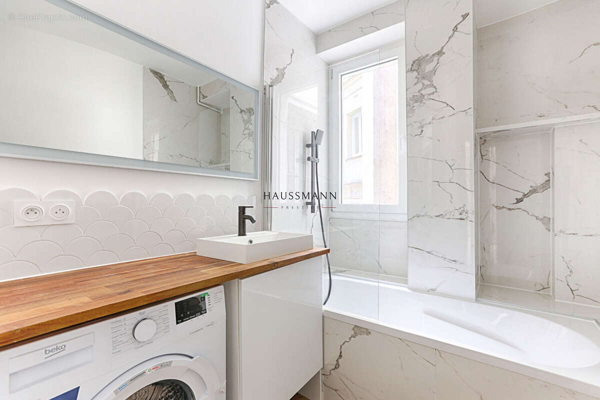 Appartement à PARIS-17E