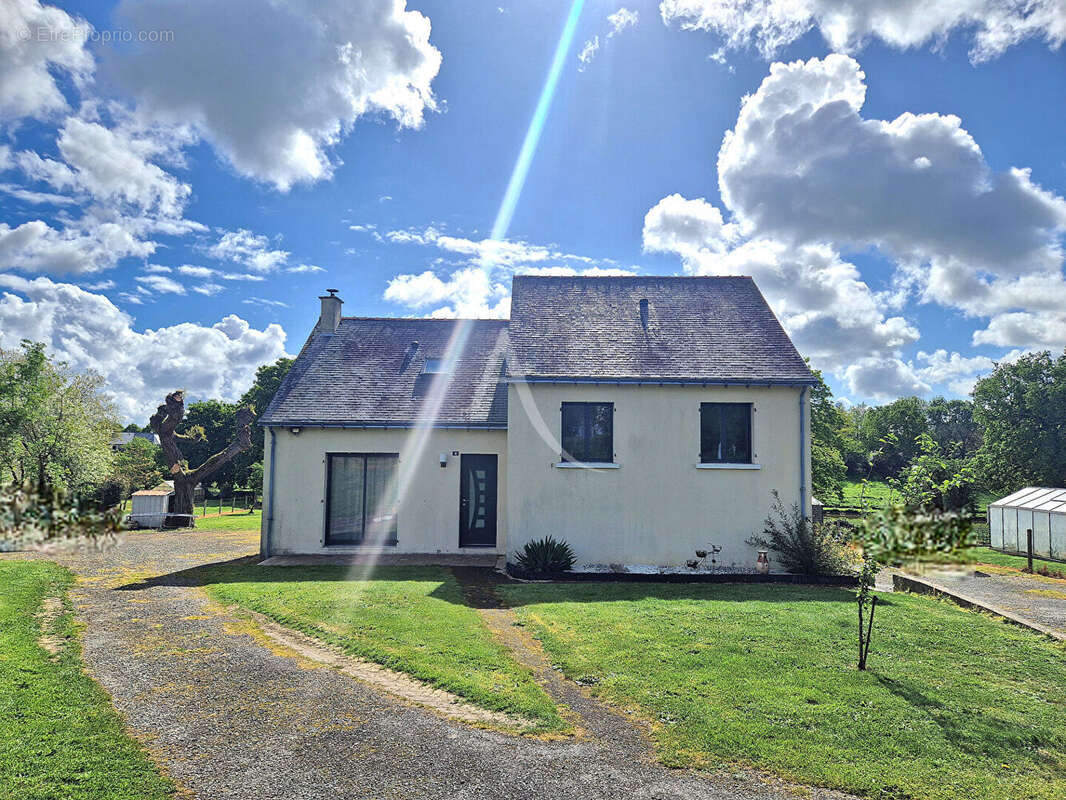 Maison à MIRE