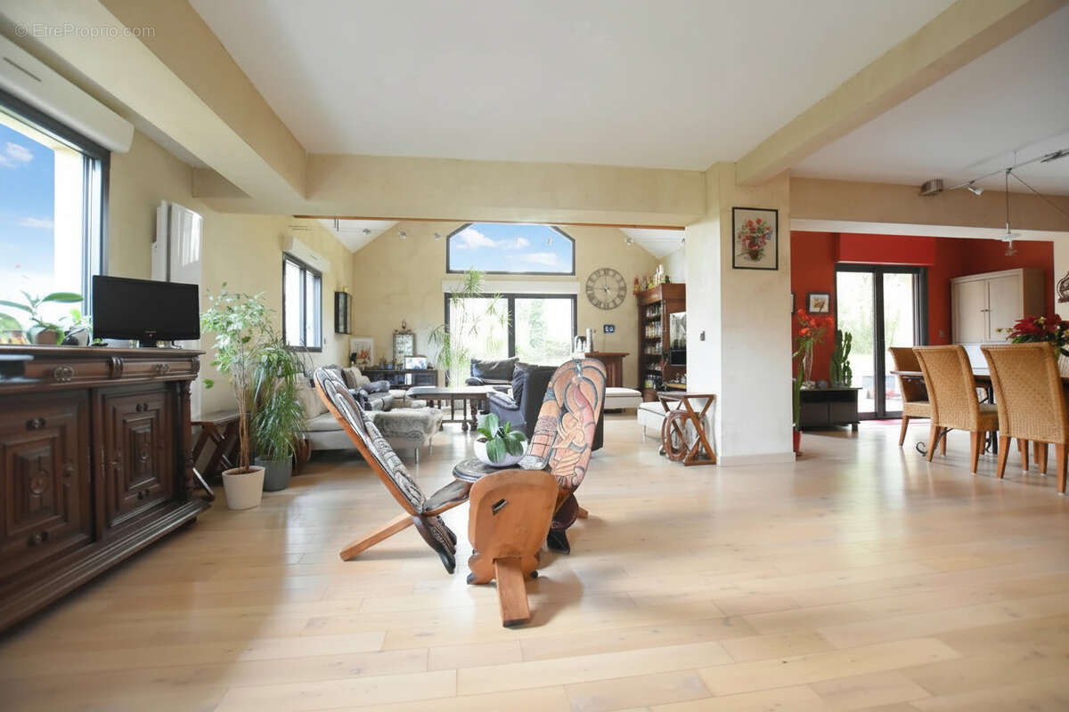 Maison à LES ESSARTS-LE-ROI