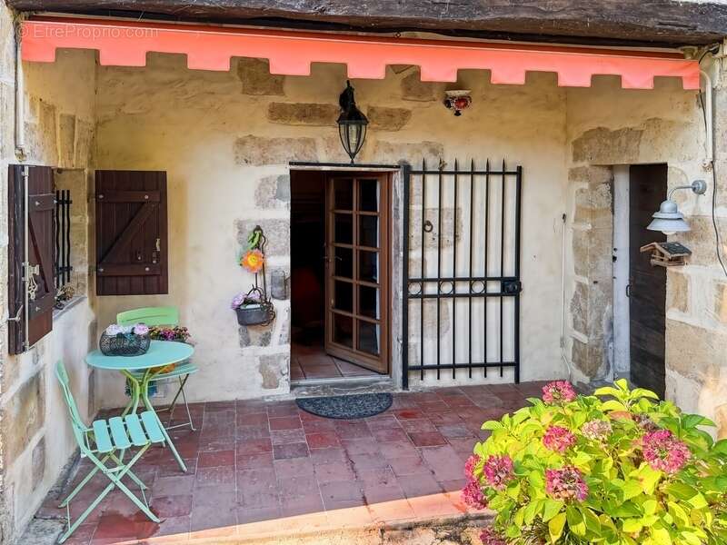 Maison à VIC-FEZENSAC