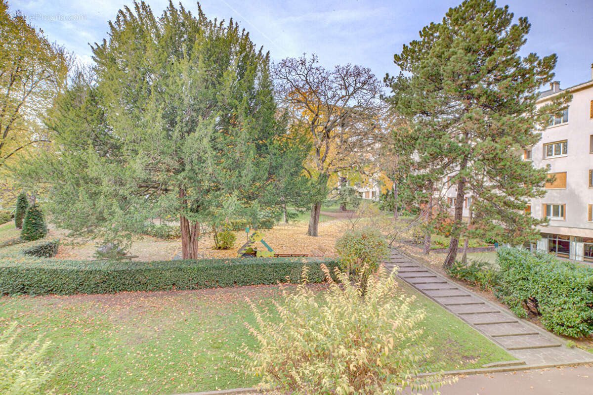 Appartement à SURESNES