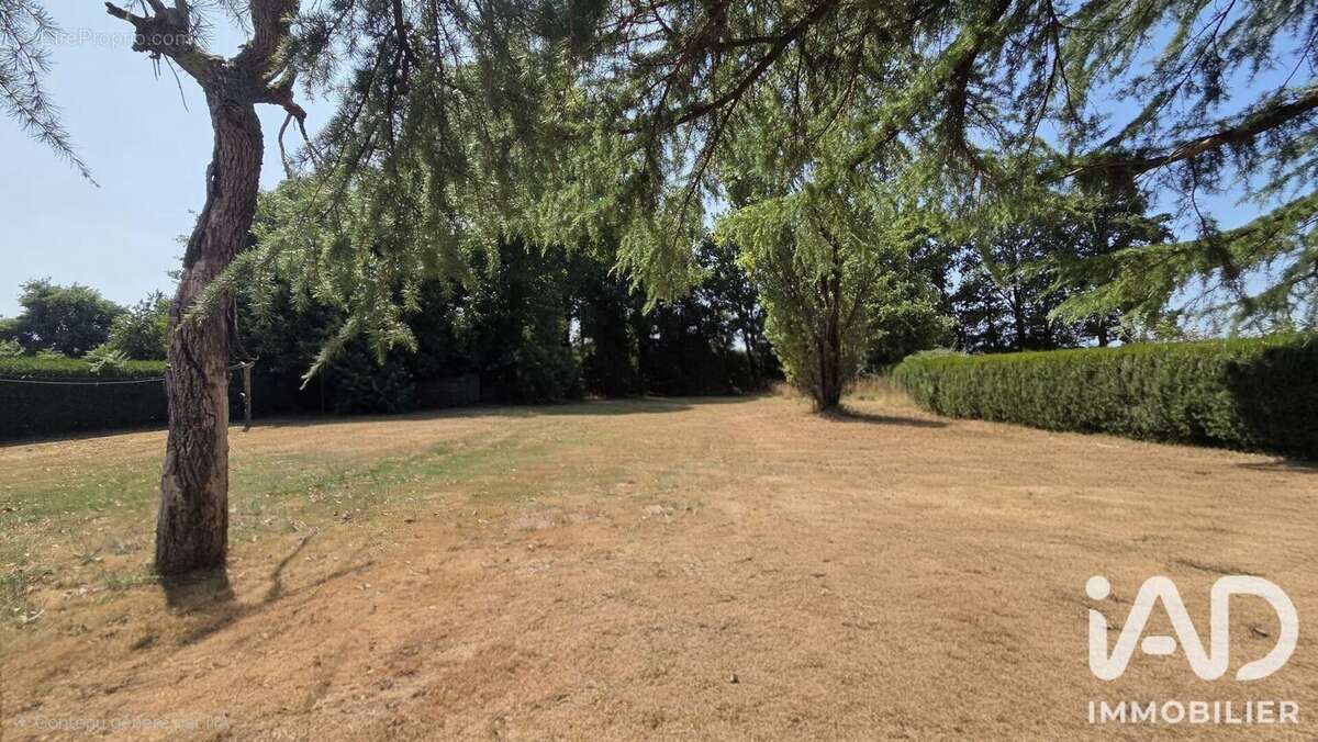 Terrain 1800 m² à Limerzel  - photo 3