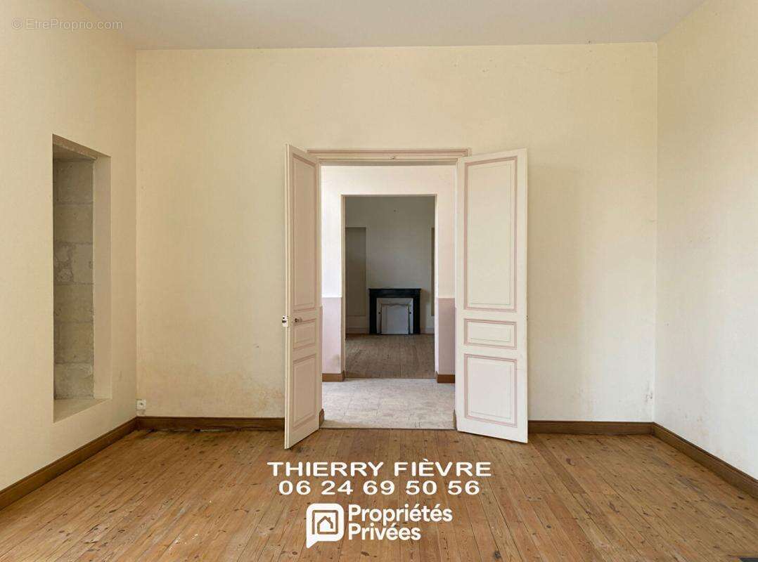 A  VENDRE 86120 LES TROIS MOUTIERS Maison bourgeoise de 299 m2 avec jardin et dépendance - photo 3