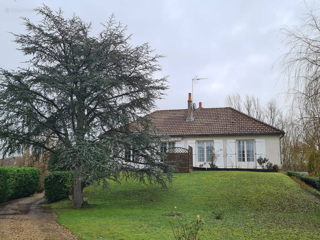 Maison à BESSAY-SUR-ALLIER