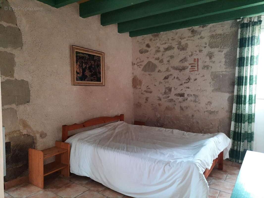Maison à SAINT-COLOMB-DE-LAUZUN