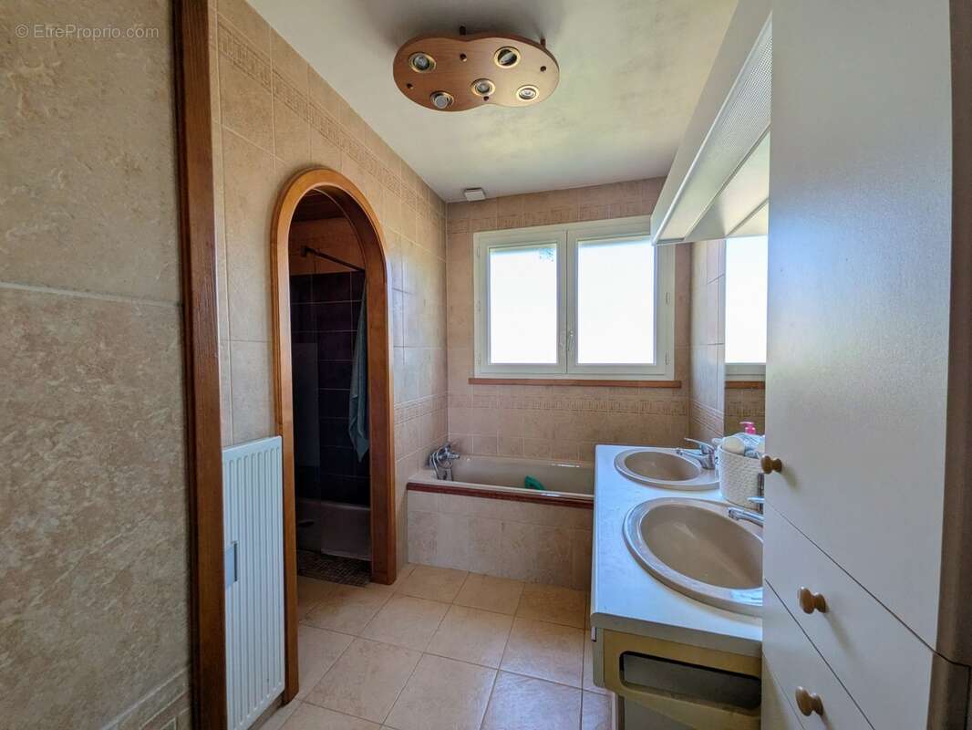 Maison à vendre 116.5 m² - NUAILLE (49) - photo 8