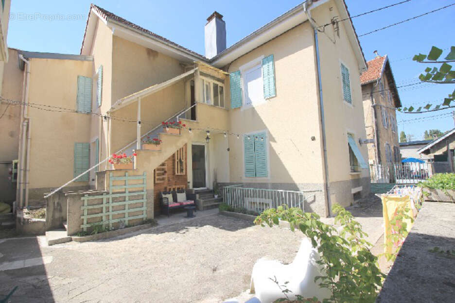 Maison à PONT-DE-ROIDE