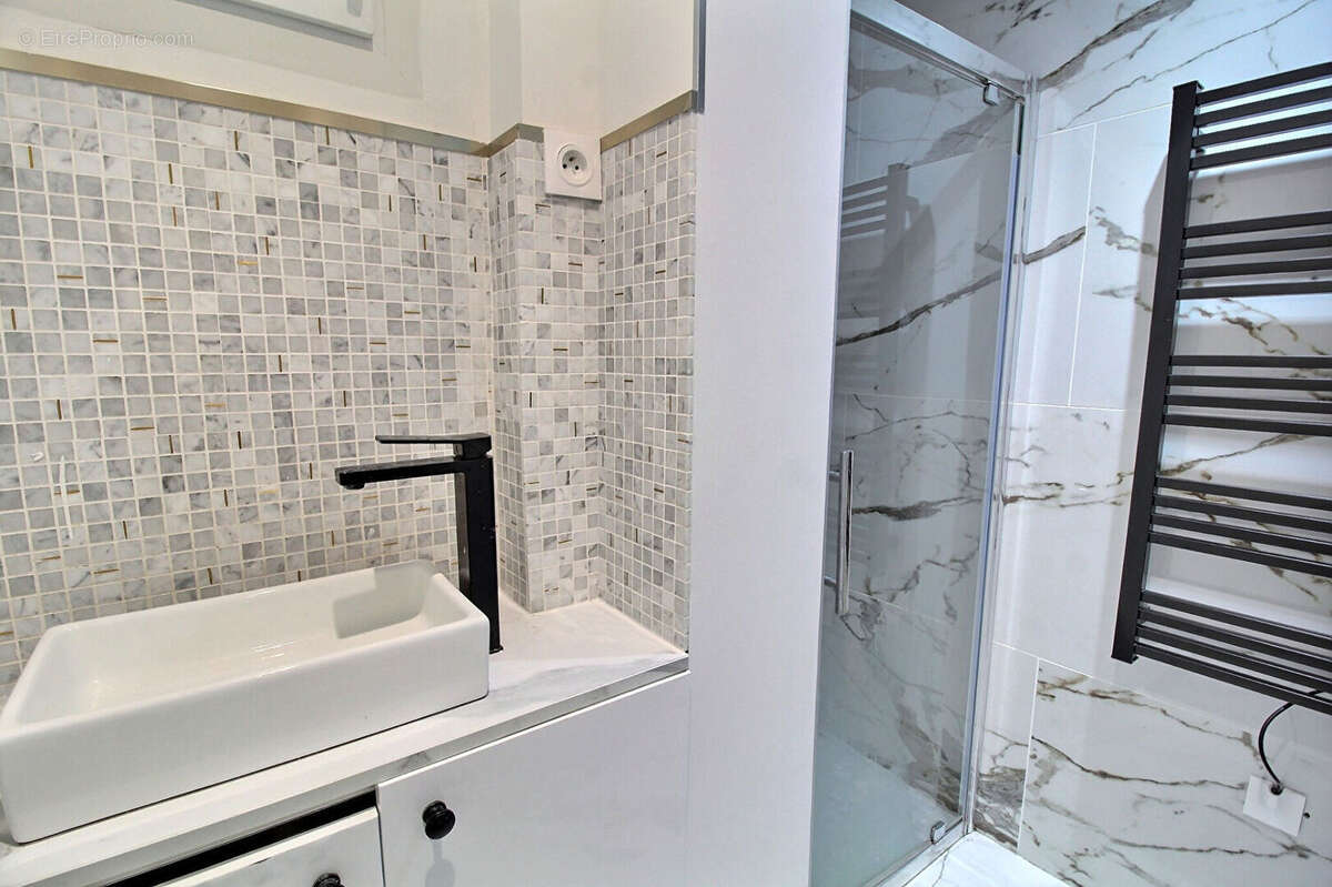 Appartement à COURBEVOIE