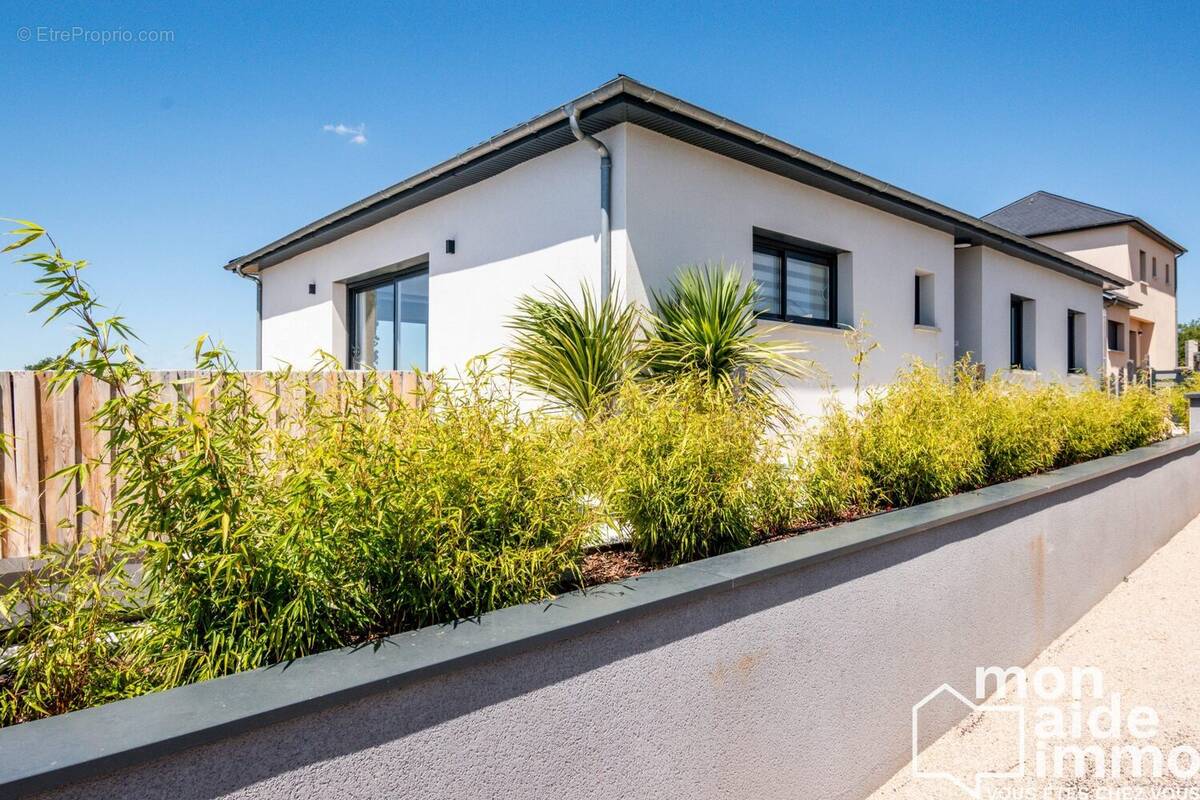 Maison à SAINTE-RADEGONDE