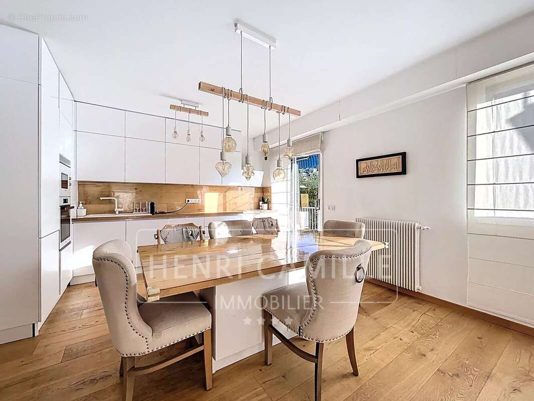 Appartement à LE CANNET