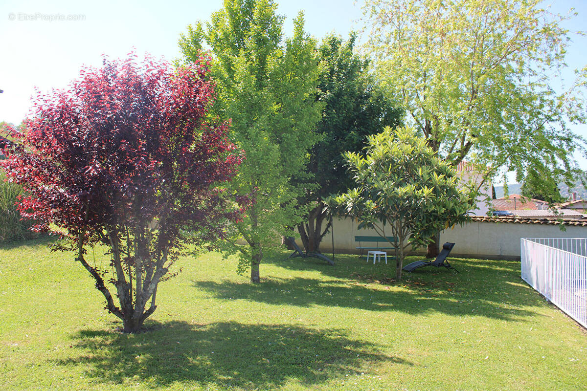 Maison à FLEURIEU-SUR-SAONE