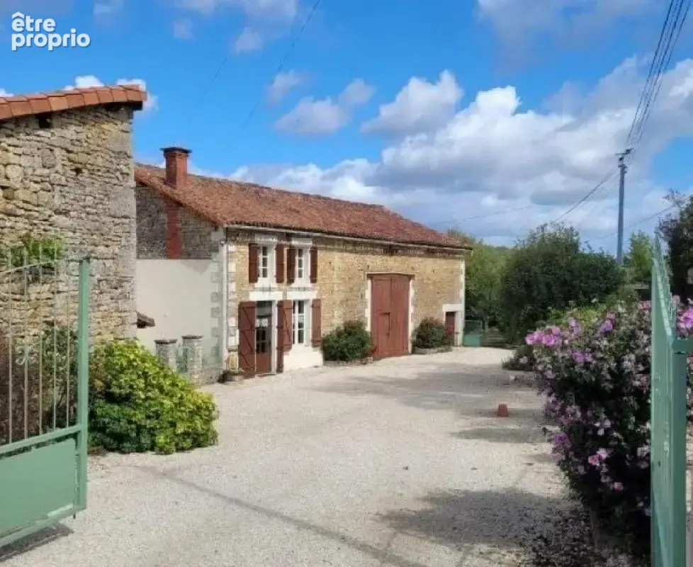Maison à NANTEUIL-EN-VALLEE