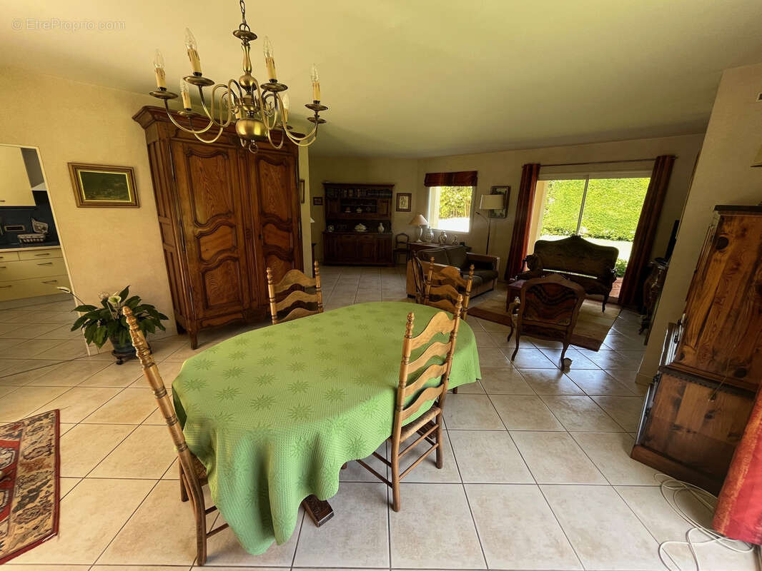 Maison à LACHASSAGNE