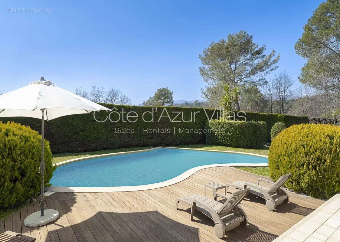 Maison à ROQUEFORT-LES-PINS