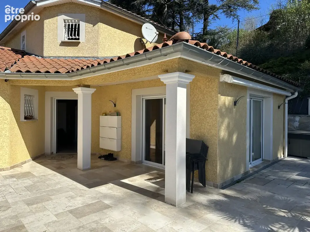 SAINT-GENEST LERPT Maison de 2004 avec piscine 450.000€ - photo 4