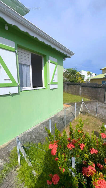 Maison à BAIE-MAHAULT