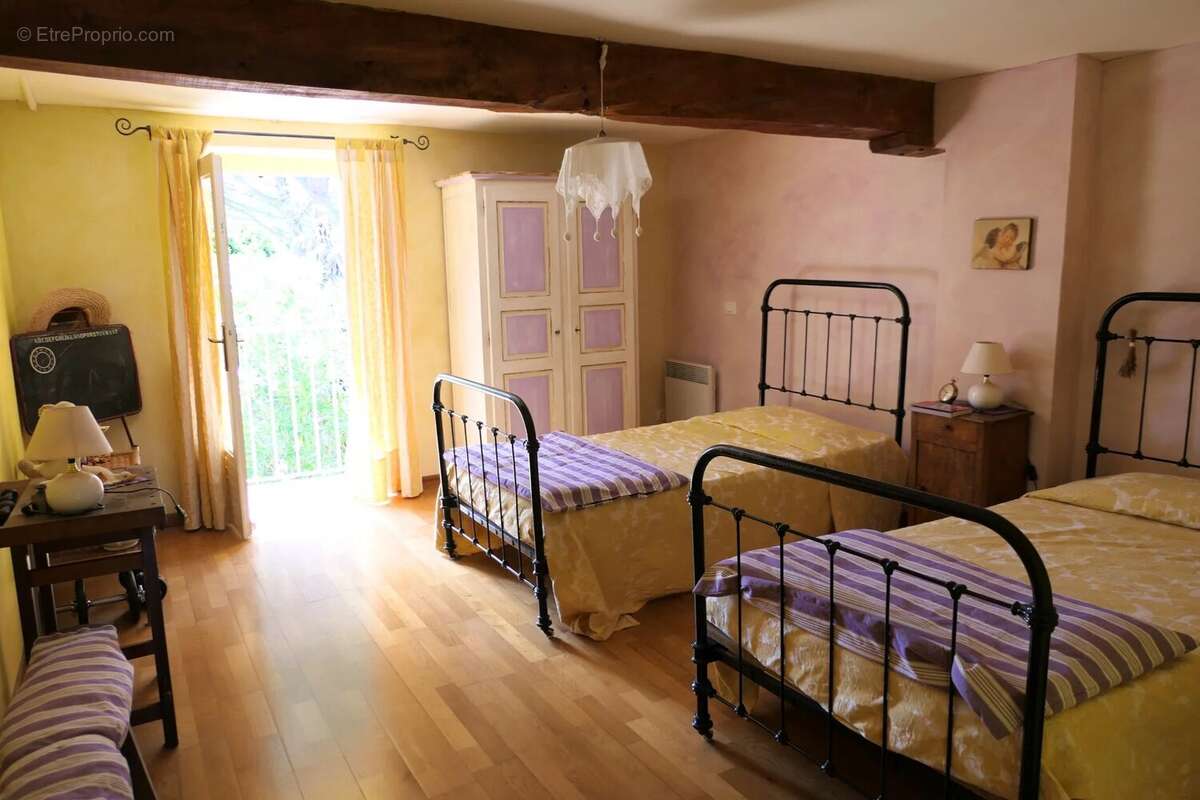 Maison à SAINT-JULIA