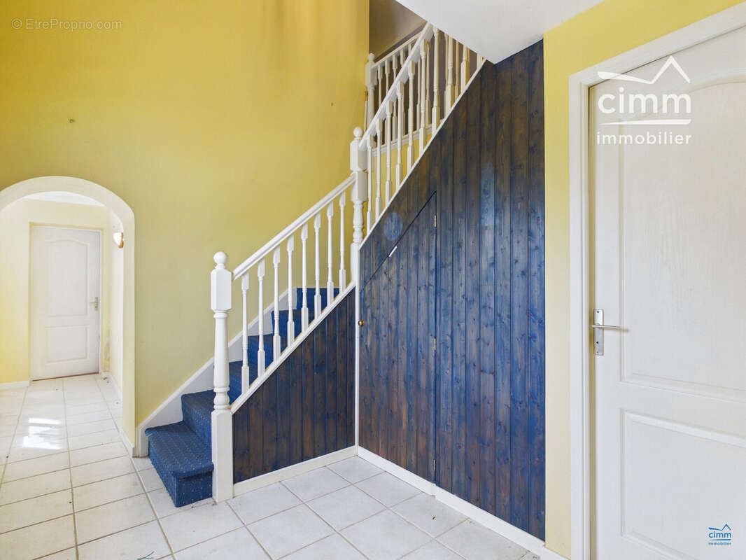 Maison 124 m² à Longue-Jumelles  - photo 4