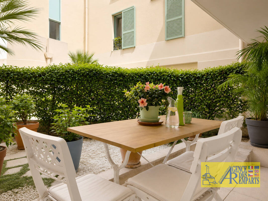 Appartement à VALLAURIS
