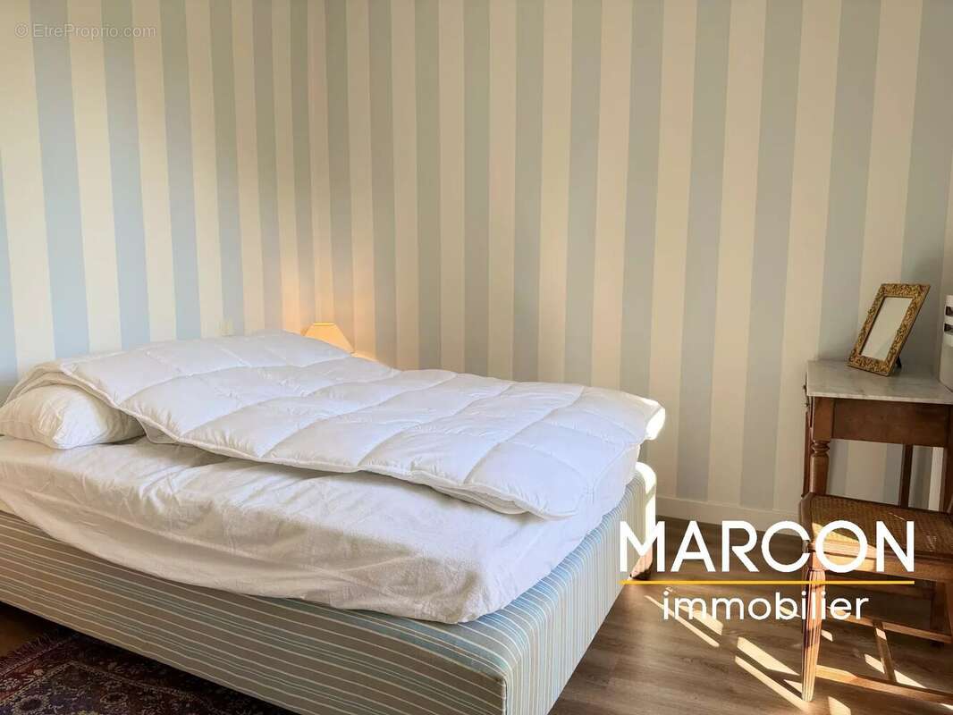 Maison à LA CELLE-DUNOISE