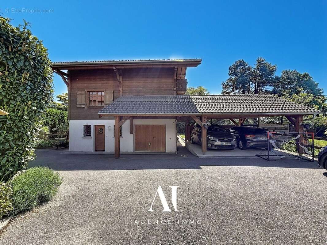 Maison à CESSY
