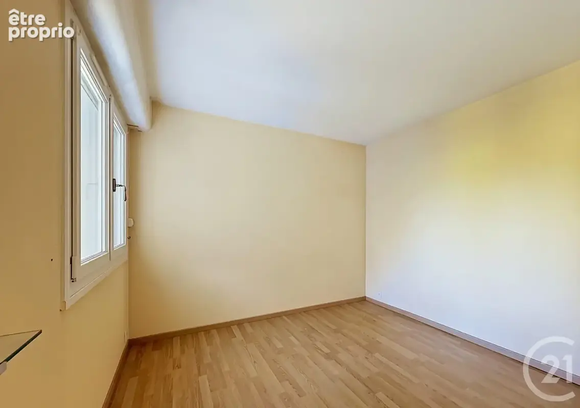 Appartement 4 pièces 81 m² à vendre à Chartres (28000) - photo 4