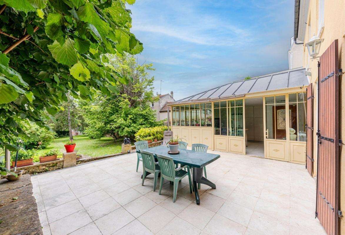 Maison 8 pièces de 235 m² habitables avec jardin et garage à vendre à Triel sur Seine (78) - photo 16