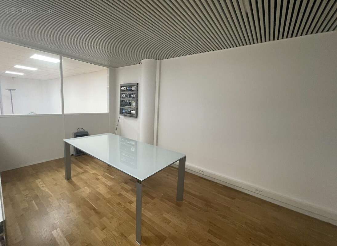 Commerce à NANTERRE