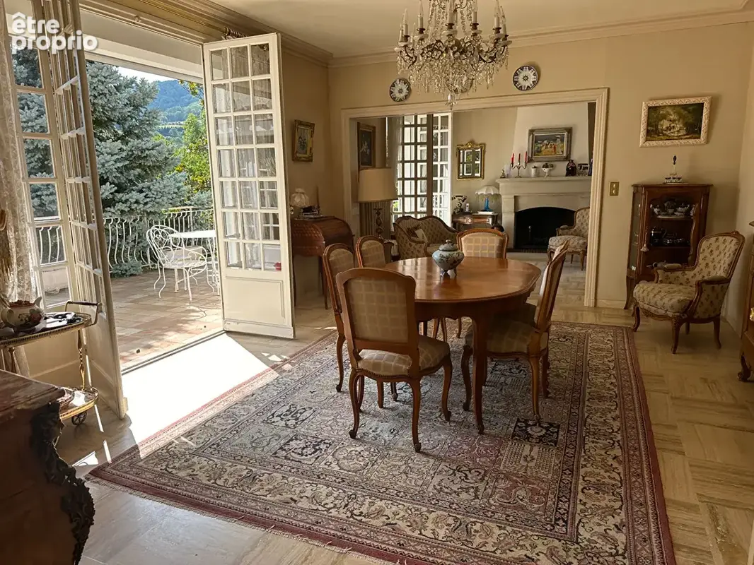 Co - Exclusivité. Maison de charme de 200 m² dans un très bel envirronnement. - photo 4