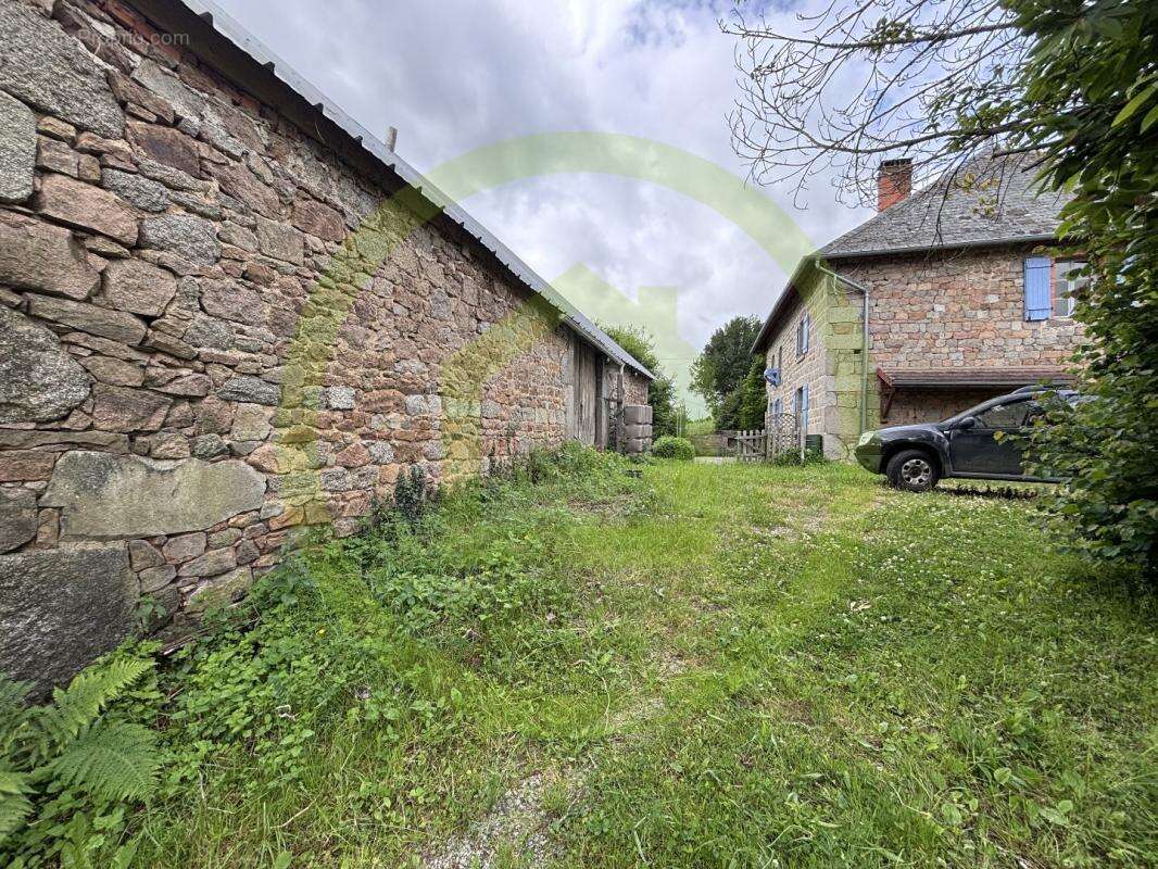 Maison à MERINCHAL