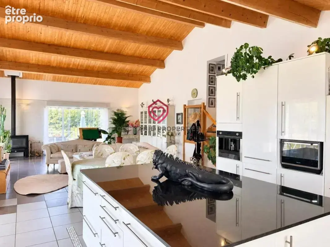 Maison familiale avec piscine et vues sur la campagne - photo 3