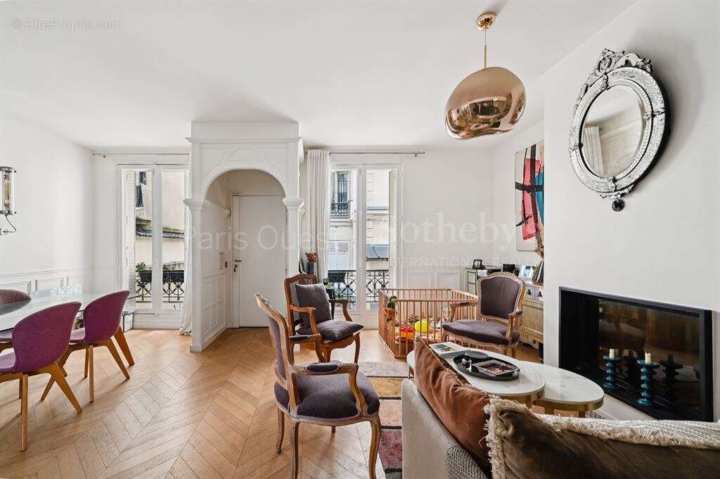 Maison à PARIS-17E