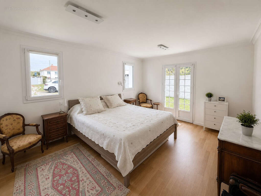 SUITE PARENTALE RDC17.35 M2 - Maison à SAINTE-PAZANNE