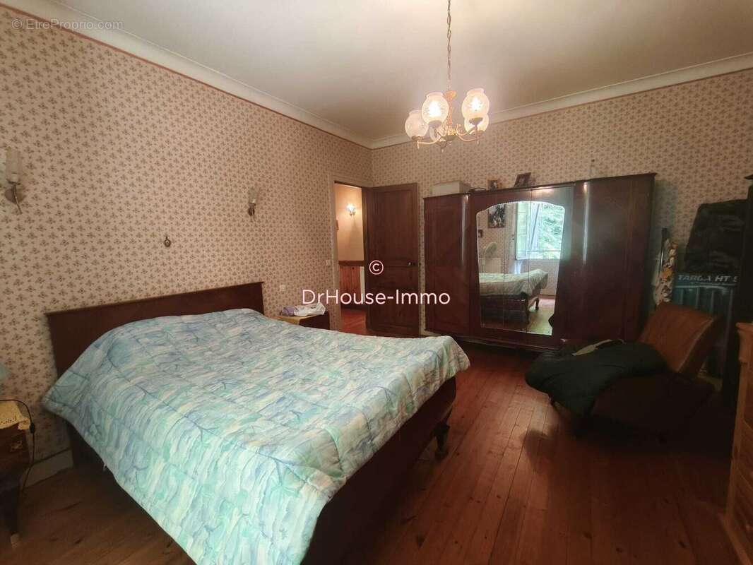 Appartement à EAUX-BONNES