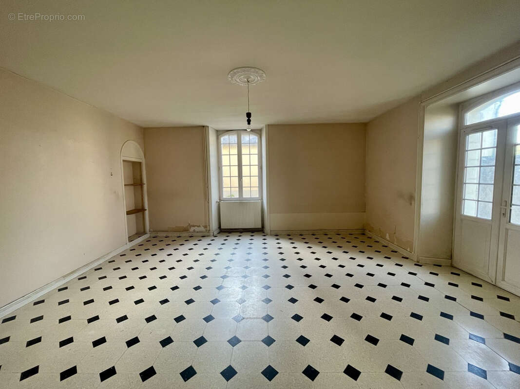 Maison à SABLE-SUR-SARTHE