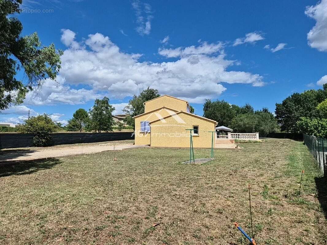 Maison à SAINT-HILAIRE-DE-BRETHMAS