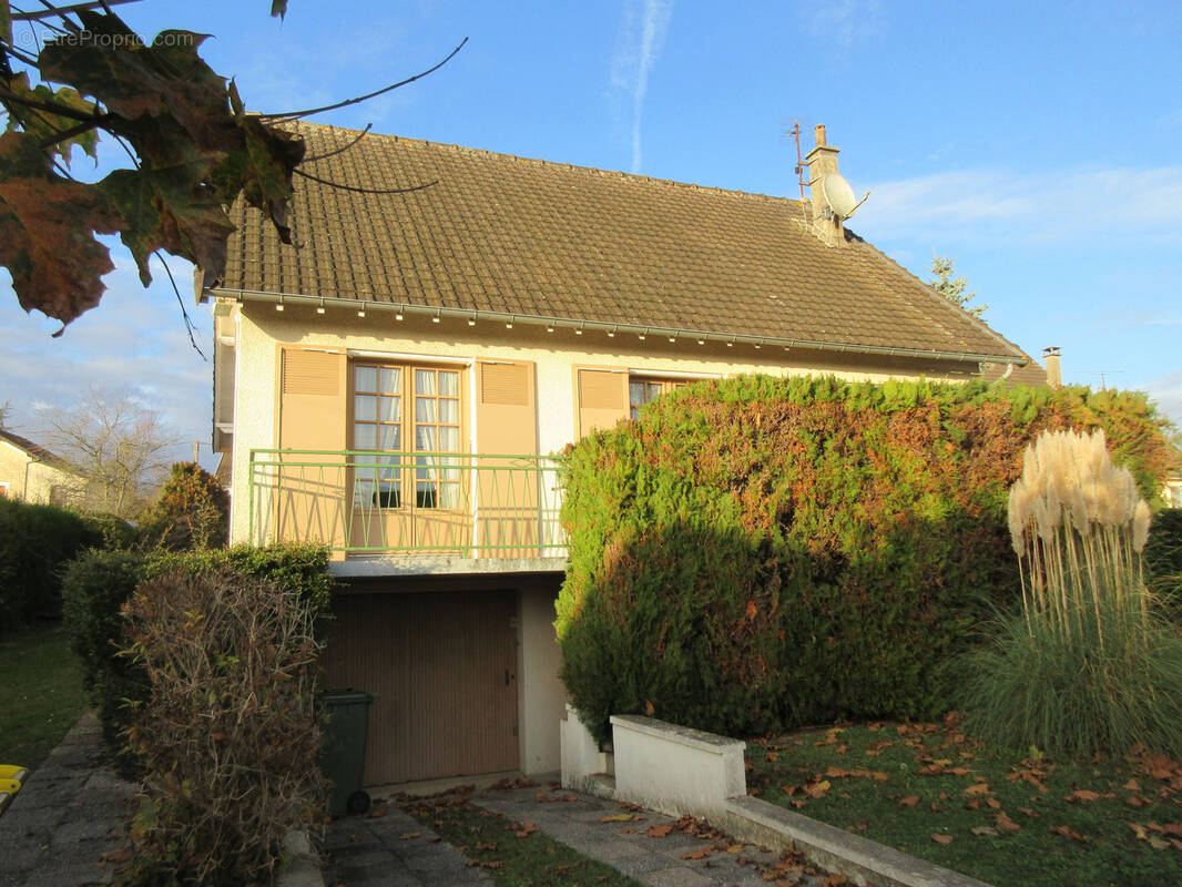 Maison à JOUY-SUR-MORIN