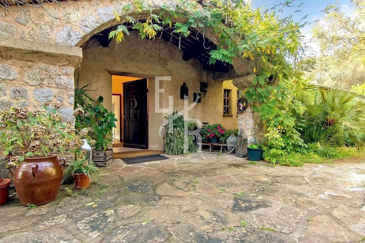Maison à MOUGINS