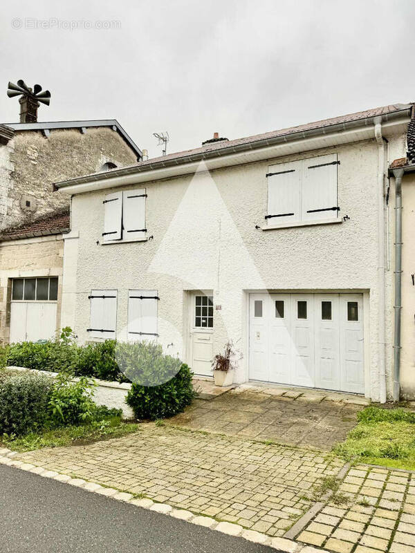 Maison à FREBECOURT