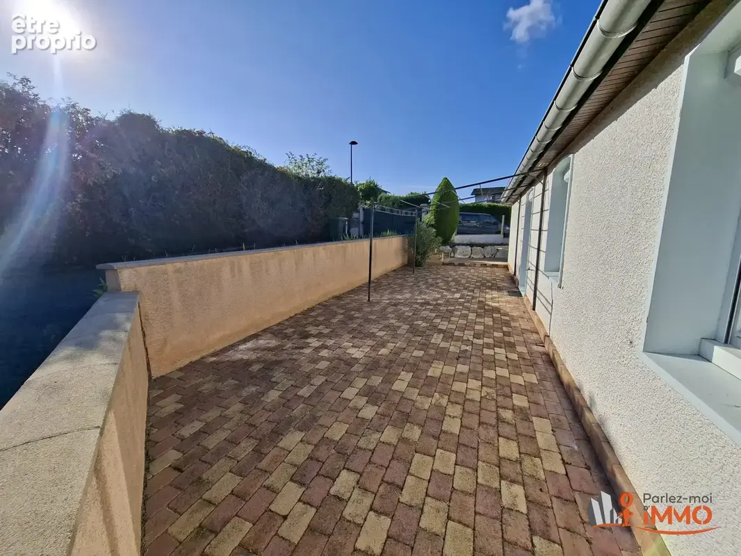 Maison 5 pièces 98 m² à vendre à Chamboeuf (42330) - photo 3