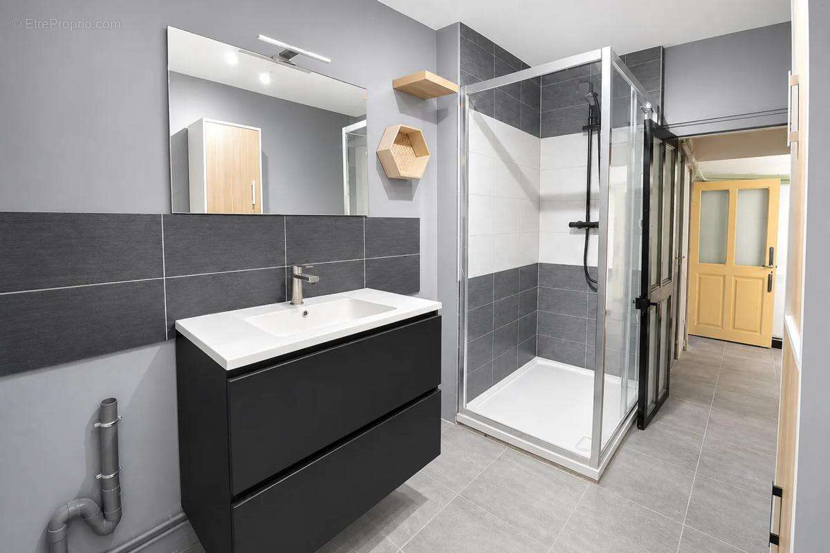 Maison individuelle à fort potentiel – Environ 190 m² habitables avec vue exceptionnelle- Saint-Antoine-l’Abbaye - photo 7