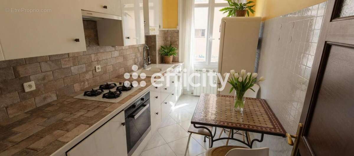 Appartement à MARSEILLE-7E