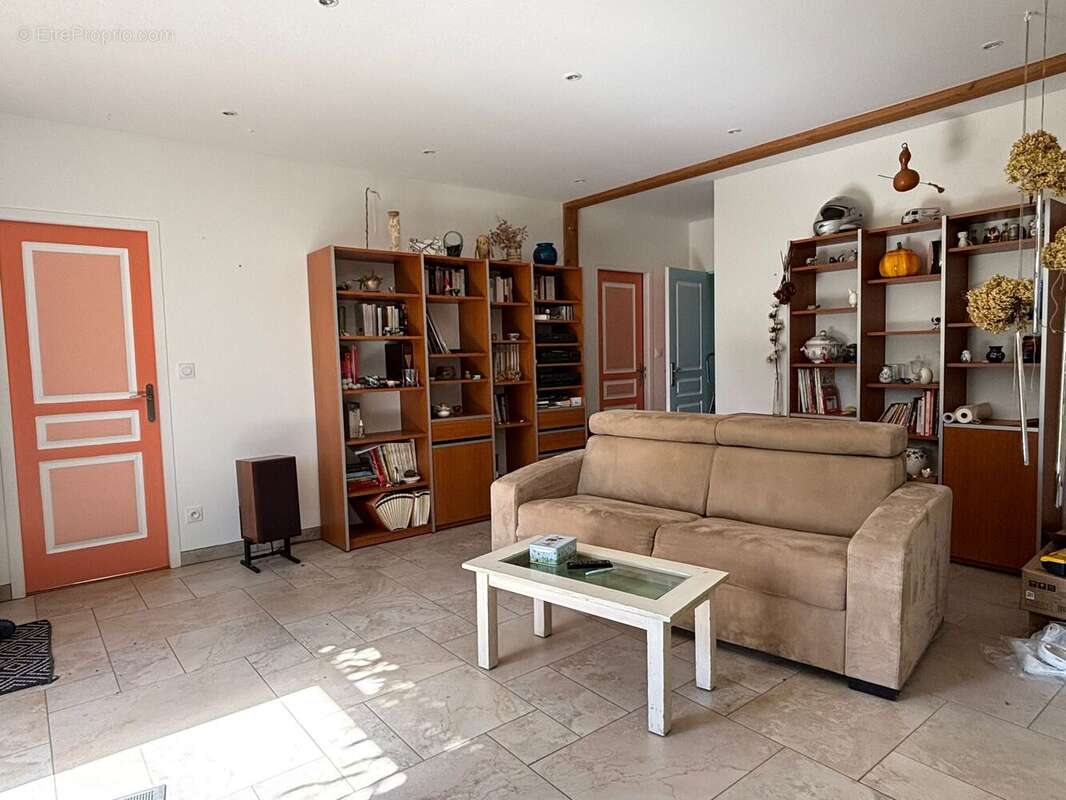 Maison à DUN-SUR-AURON